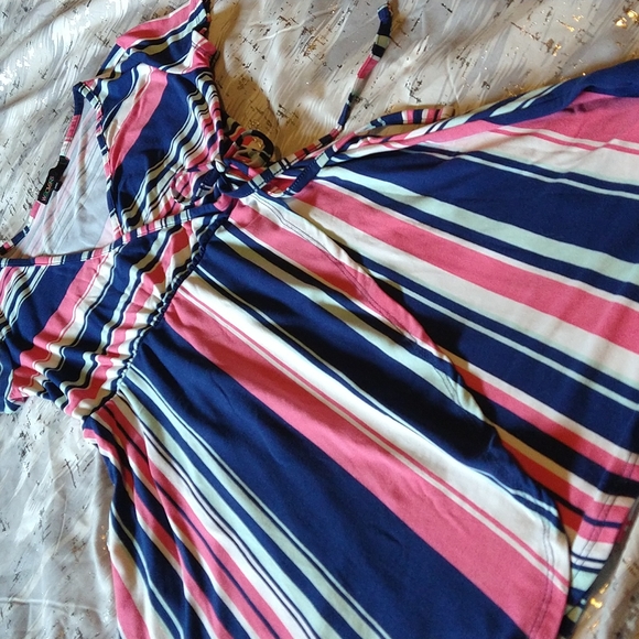 Size Medium: Multi color Striped Dress - Picture 7 of 8